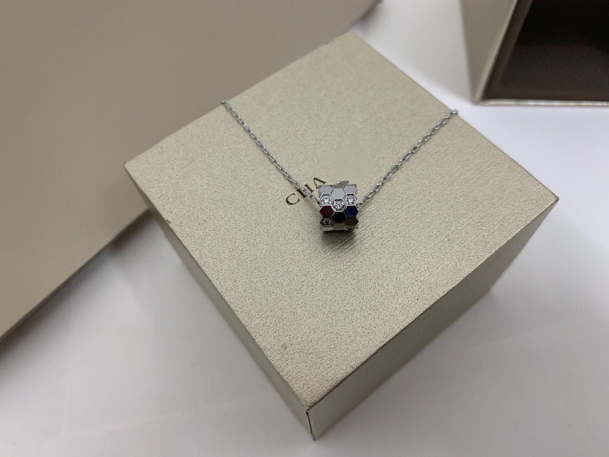 [⭐Spark]BEE LOVE DIAMOND NECKLACE